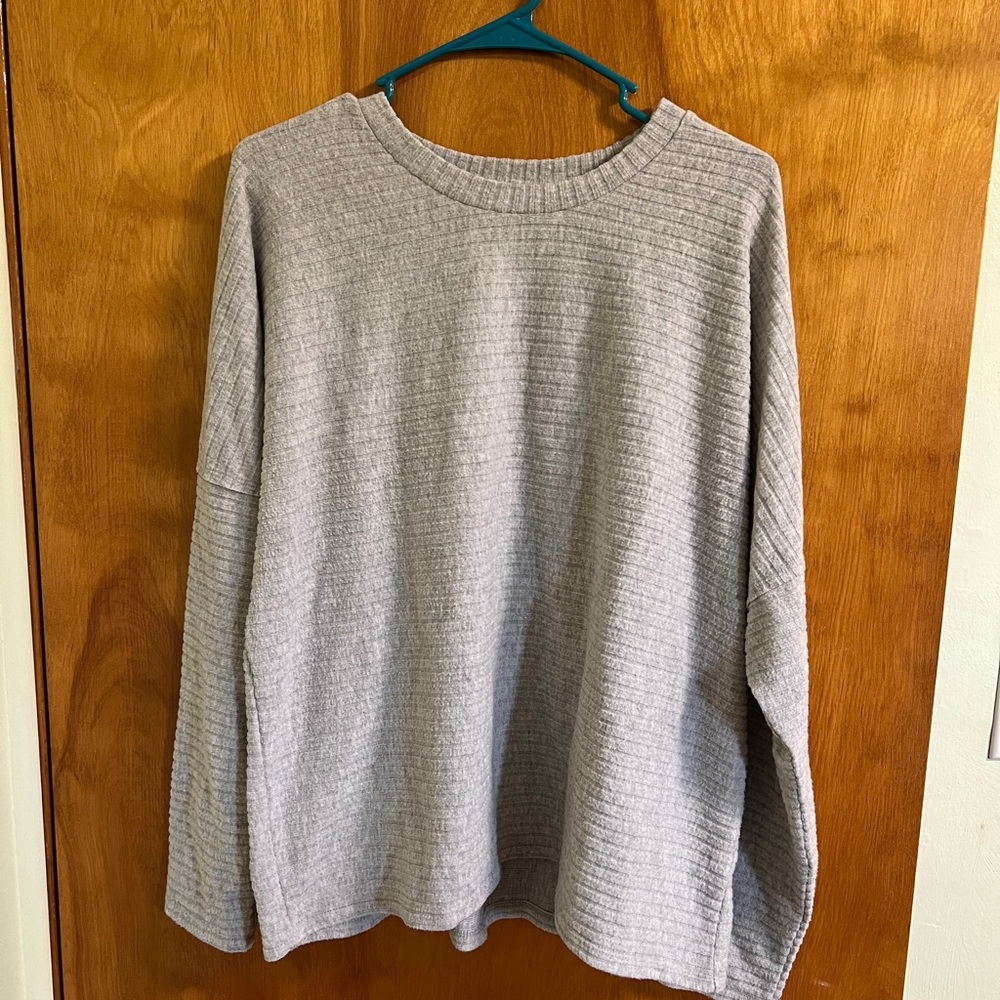 Elie Tahari Gray Crewneck Sweater with Ribbed Detailing